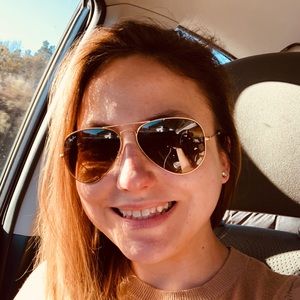 Meet your Posher, Dana